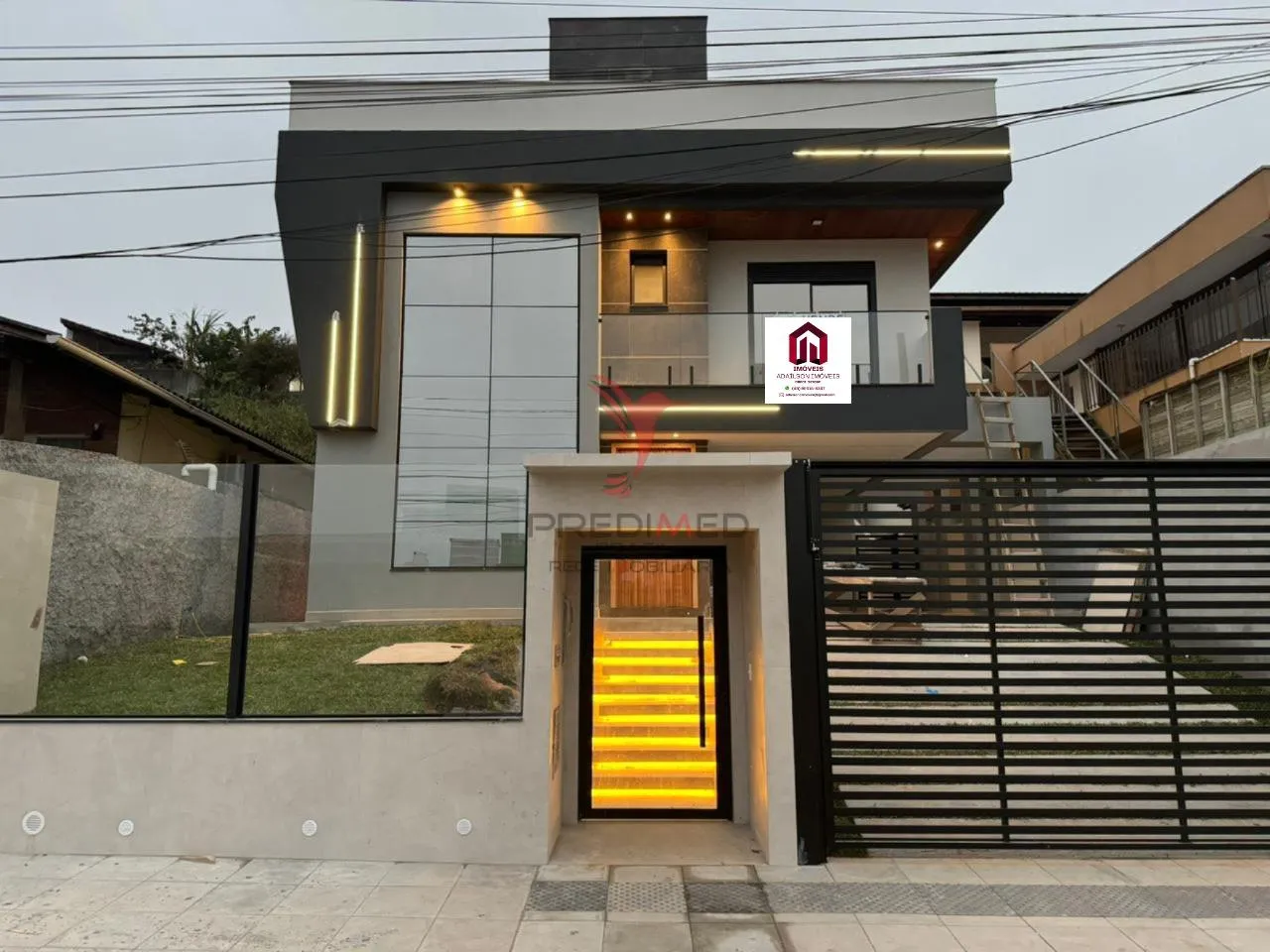 Imagem Casa à venda com 3 quartos sendo 3 suítes no Estreito/ Florianópolis, SC - Brasil
