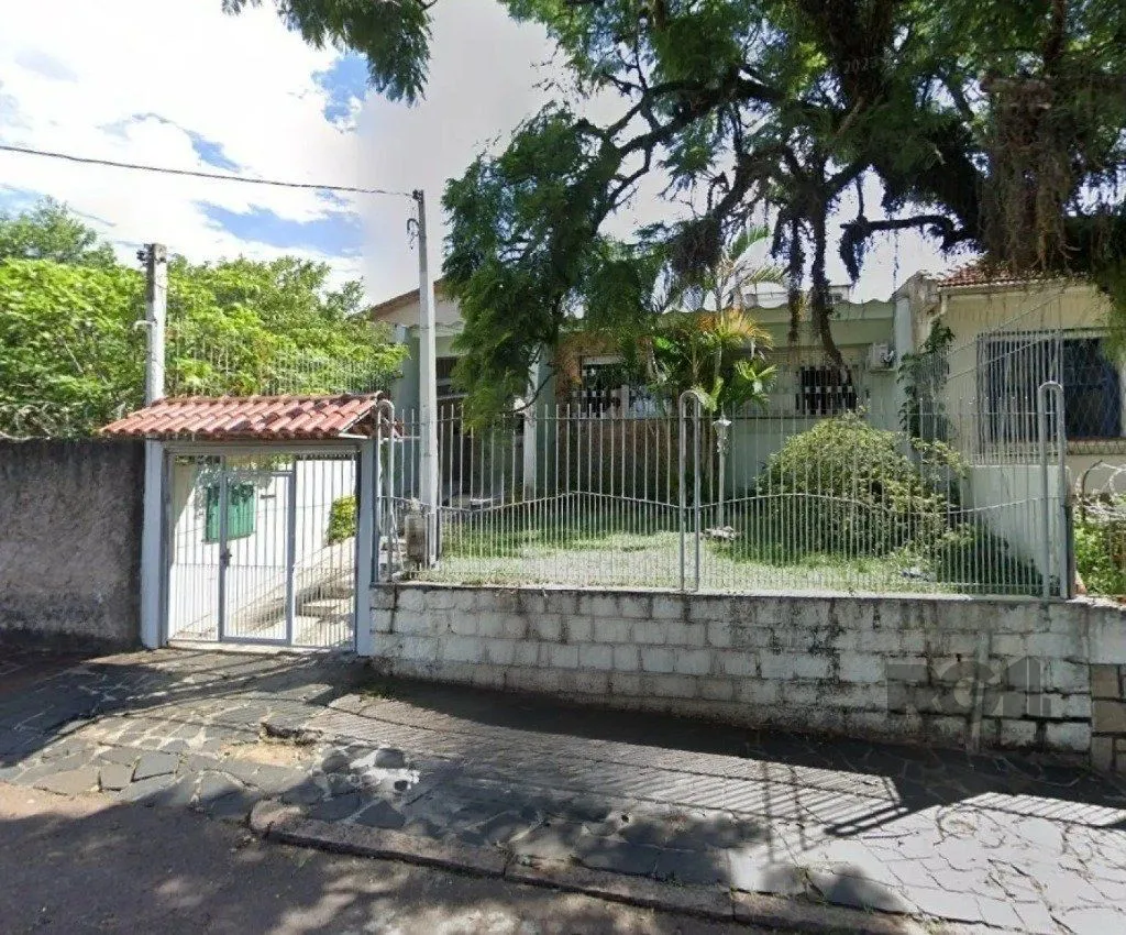 Imagem Casa com 3 dormitórios no bairro Medianeira