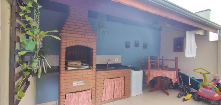Imagem Casa de 2 dormitórios sendo 1 suíte, 3 banheiros, 2 vagas, com 131m² em Taboão, São Bernardo do Campo