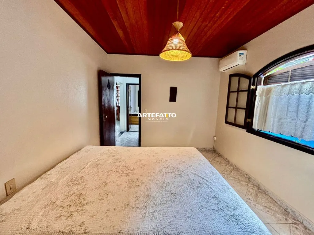 Imagem Casa à venda em Ubatuba, Barra da Lagoa, com 6 quartos, 200m2