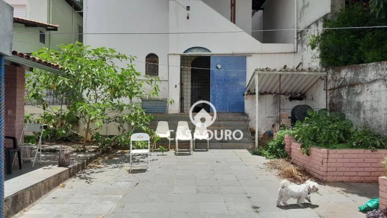 Imagem Casa com 6 dormitórios à venda, 400 m² por R$ 900.000,00 - Serra - Belo Horizonte/MG