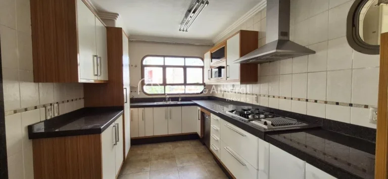 Imagem Apartamento à venda no Edifício Biarritz, com vista encantadora para o sol nascente acima das copa...