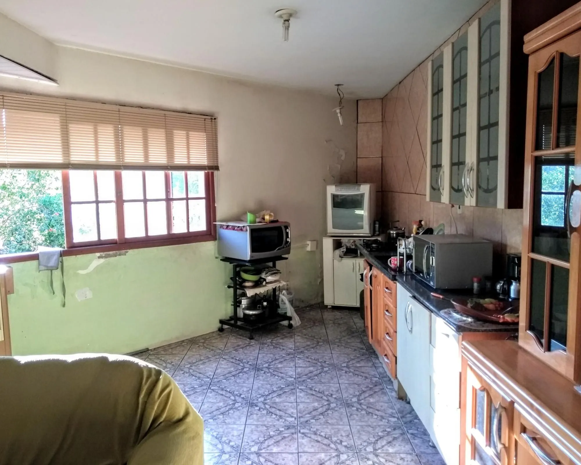 Imagem Predio para Venda - 291m², 3 dormitórios, sendo 2 suites, 1 vaga - Partenon
