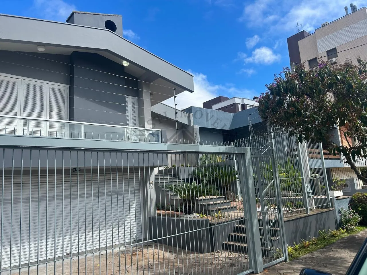 Imagem CASA 3 DORMITÓRIOS - GARAGEM 4 CARROS - JARDIM LINDÓIA - PORTO ALEGRE/RS