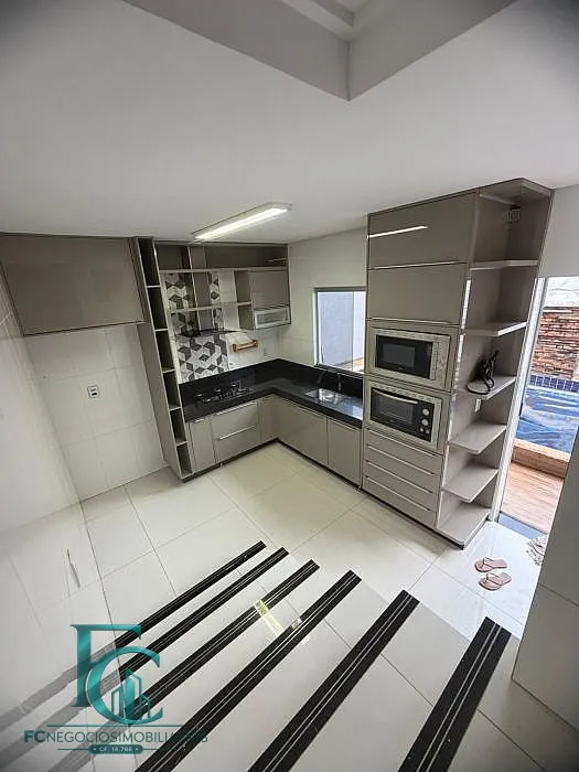 Imagem Oportunidade Imperdível: Espaço Comercial + Apartamento