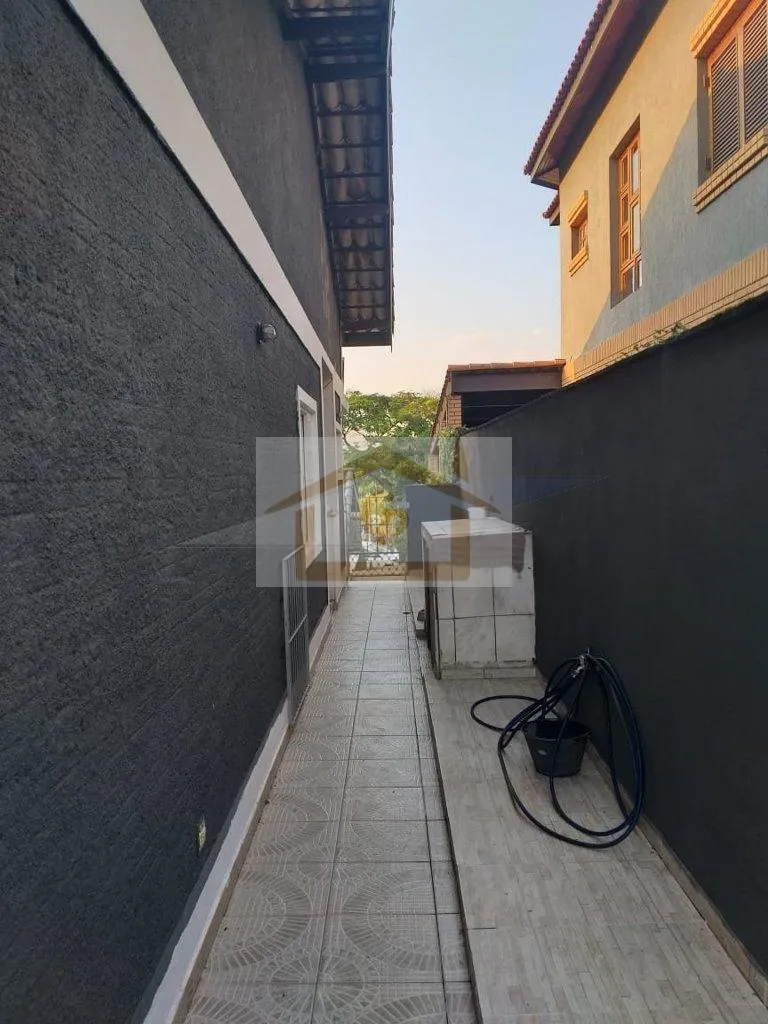 Imagem Bem agradável - Casa térrea com 3 suítes, 4 vagas *Residencial com excelente área de lazer