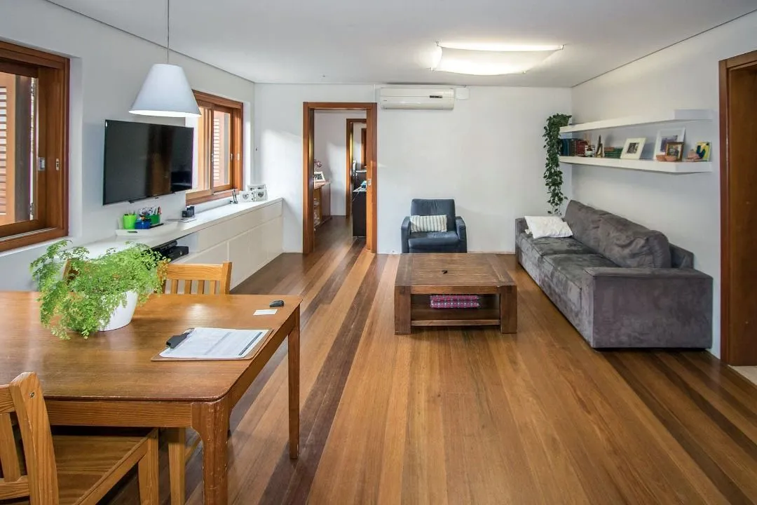 Imagem Casa para Venda - 420m², 4 dormitórios, sendo 3 suites, 5 vagas - Tristeza