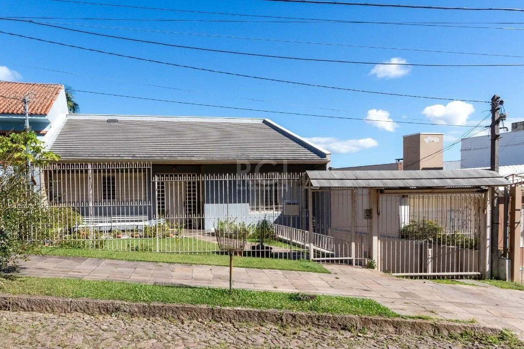 Imagem Casa para Venda - 400m², 5 dormitórios, sendo 2 suites, 4 vagas - Vila Assunção