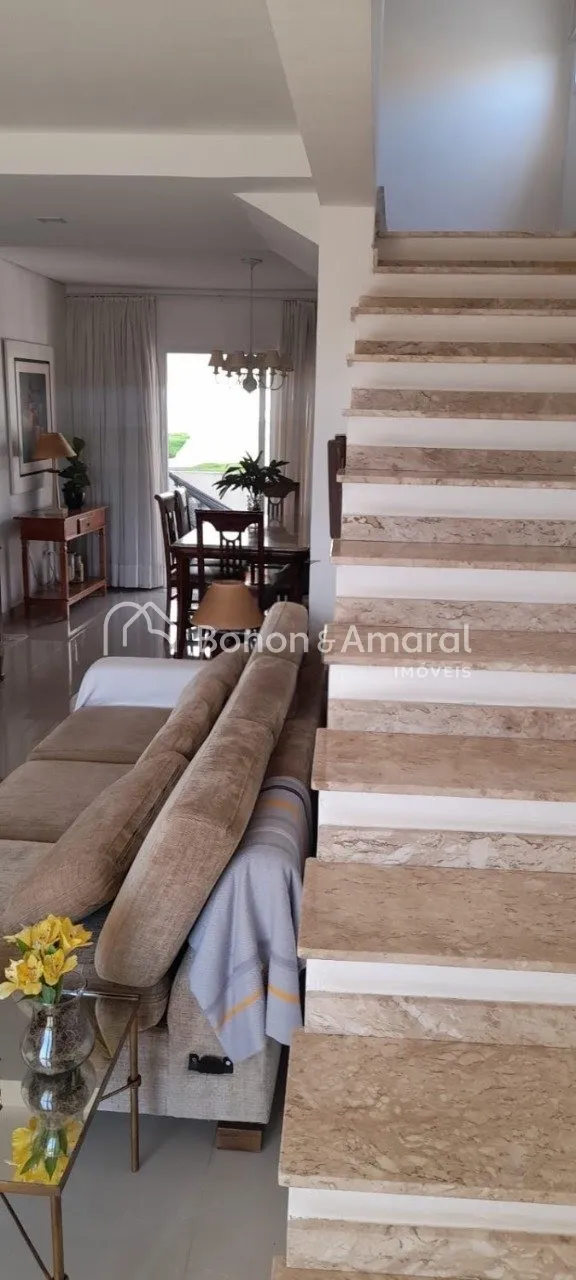 Imagem "Casa Espacosa e Completa à Venda no Condomínio Terras do Oriente - Valinhos/SP"