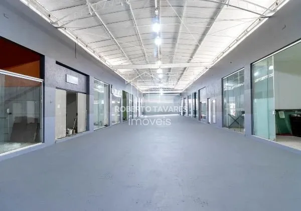 Imagem Loja comercial com 700m² - Galeria com 18 Lojas - Portas com 24 metros de frente, com bastante Visibilidade.