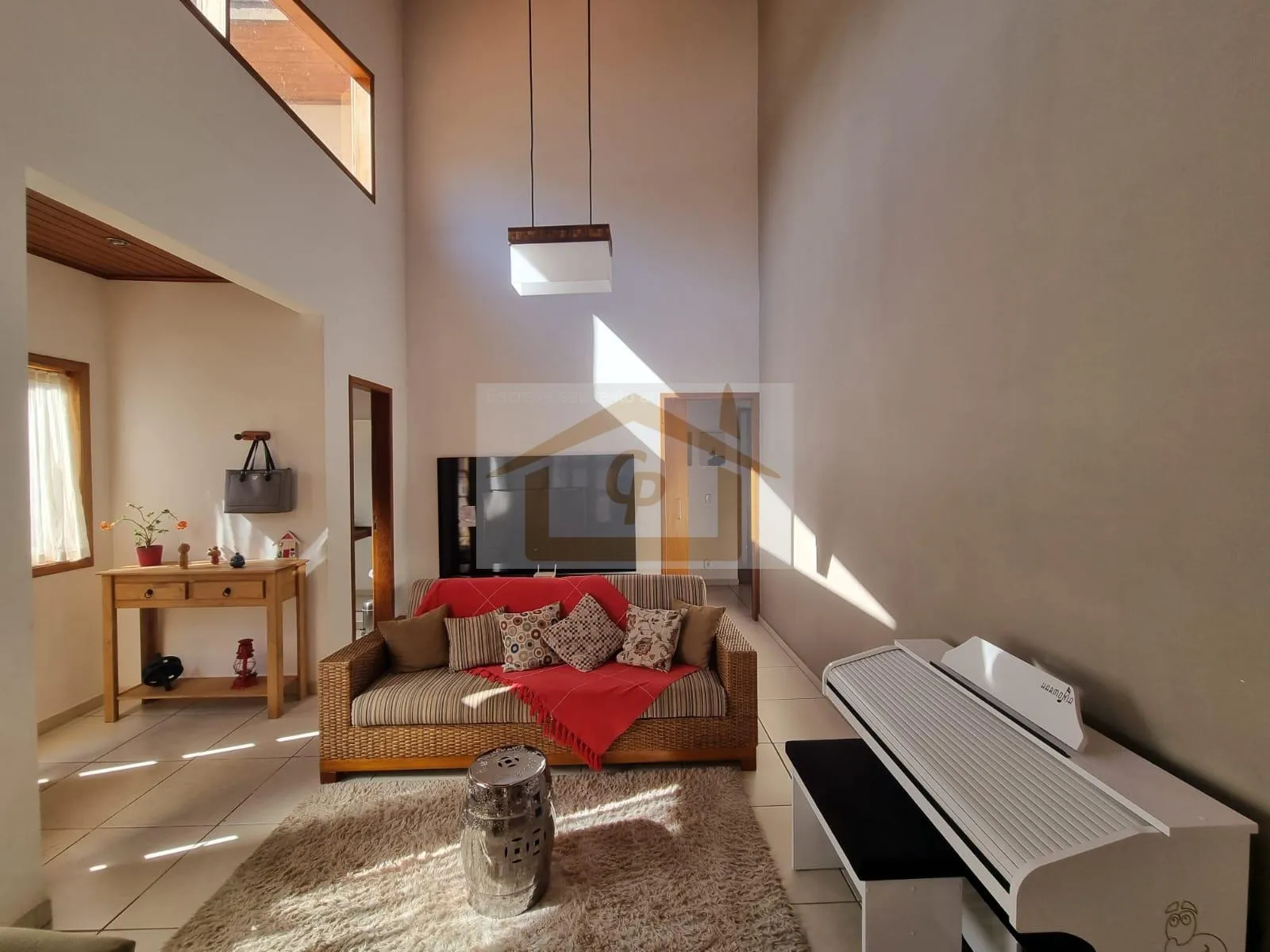 Imagem Casa Térrea, 3 quartos sendo um suíte, 2 vagas Clube Completo!!!