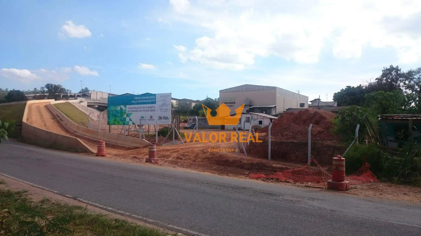 Imagem Terreno Estratégico à Venda ou Locação: Potencialize Seus Negócios na Marginal do Rio Jundiaí. Aceita permuta