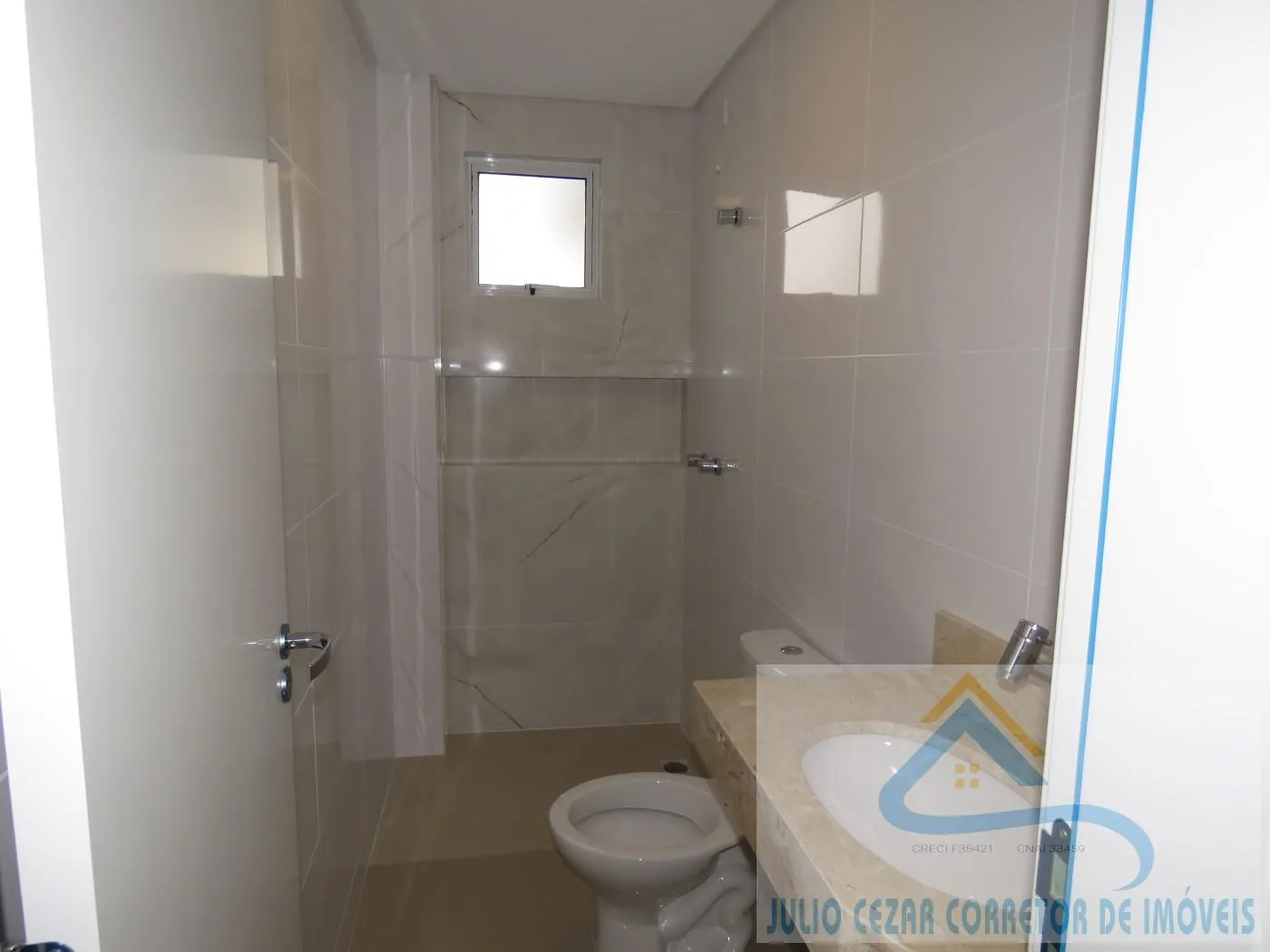 Imagem Apartamento para Venda em São José dos Pinhais, São Cristóvão, 3 dormitórios, 1 suíte, 2 banheiros, 1 vaga