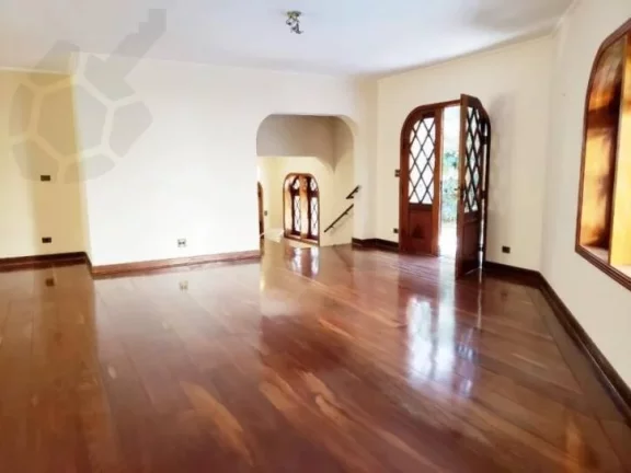 Imagem MAGNÍFICA RESIDÊNCIA * 5 SUÍTES * 5 GARAGENS * RUA TRANQUILA * SUPER SEGURA
