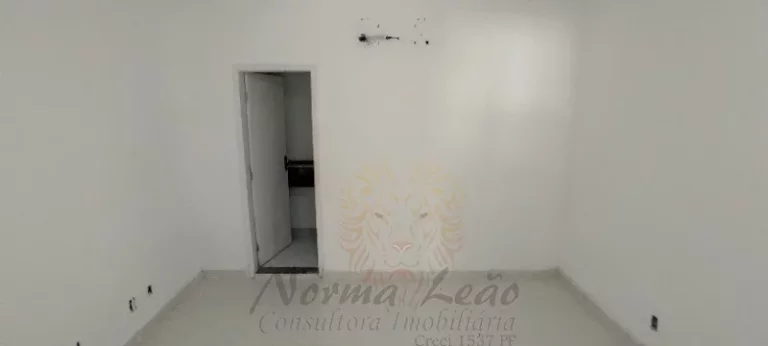 Imagem Casa térrea com piscina na Coroa do Meio, Aracaju/SE. Ideal para Escritórios, Clínicas e afins.
