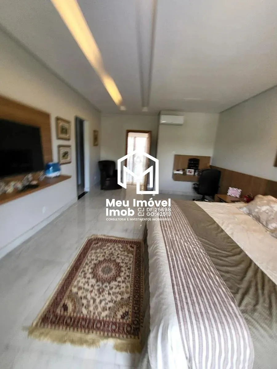 Imagem Casa 4 Quartos 4 Suítes 5 Vagas 900m² Útil 530 m² Lazer