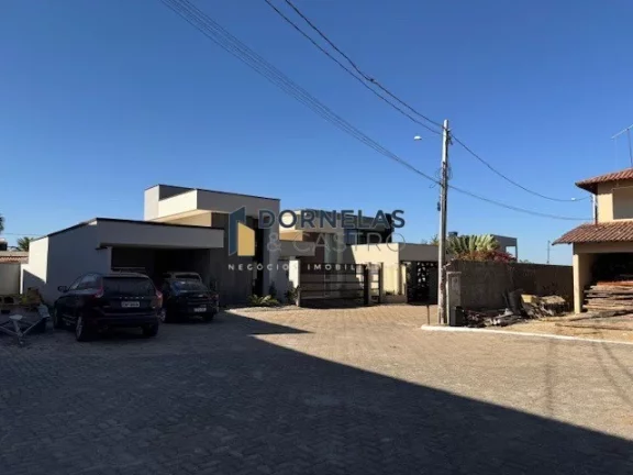Imagem CASA COM 3 QUARTOS, 1 SUÍTE, VEREDA DA CRUZ, COND. FECHADO ACEITA CARRO