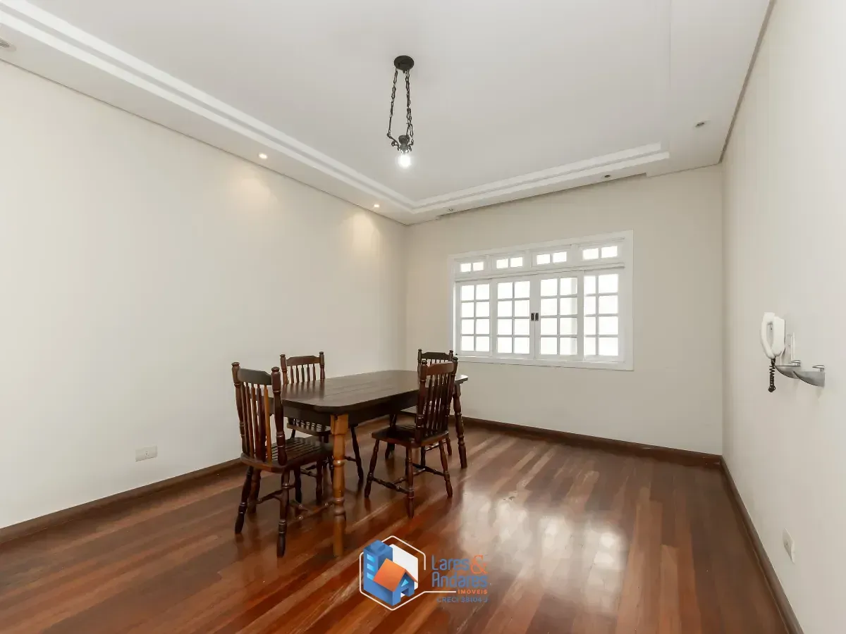 Imagem Sobrado para venda em Vila Marari com 4 quartos, sendo 2 suítes, 382m²