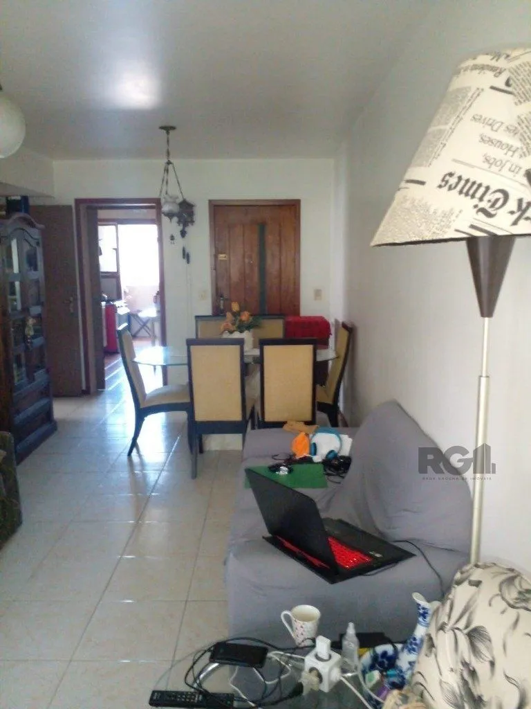 Imagem Apartamento de 2 dormitórios, 2 banheiros e 1 vaga de garagem no Bairro Petrópolis
