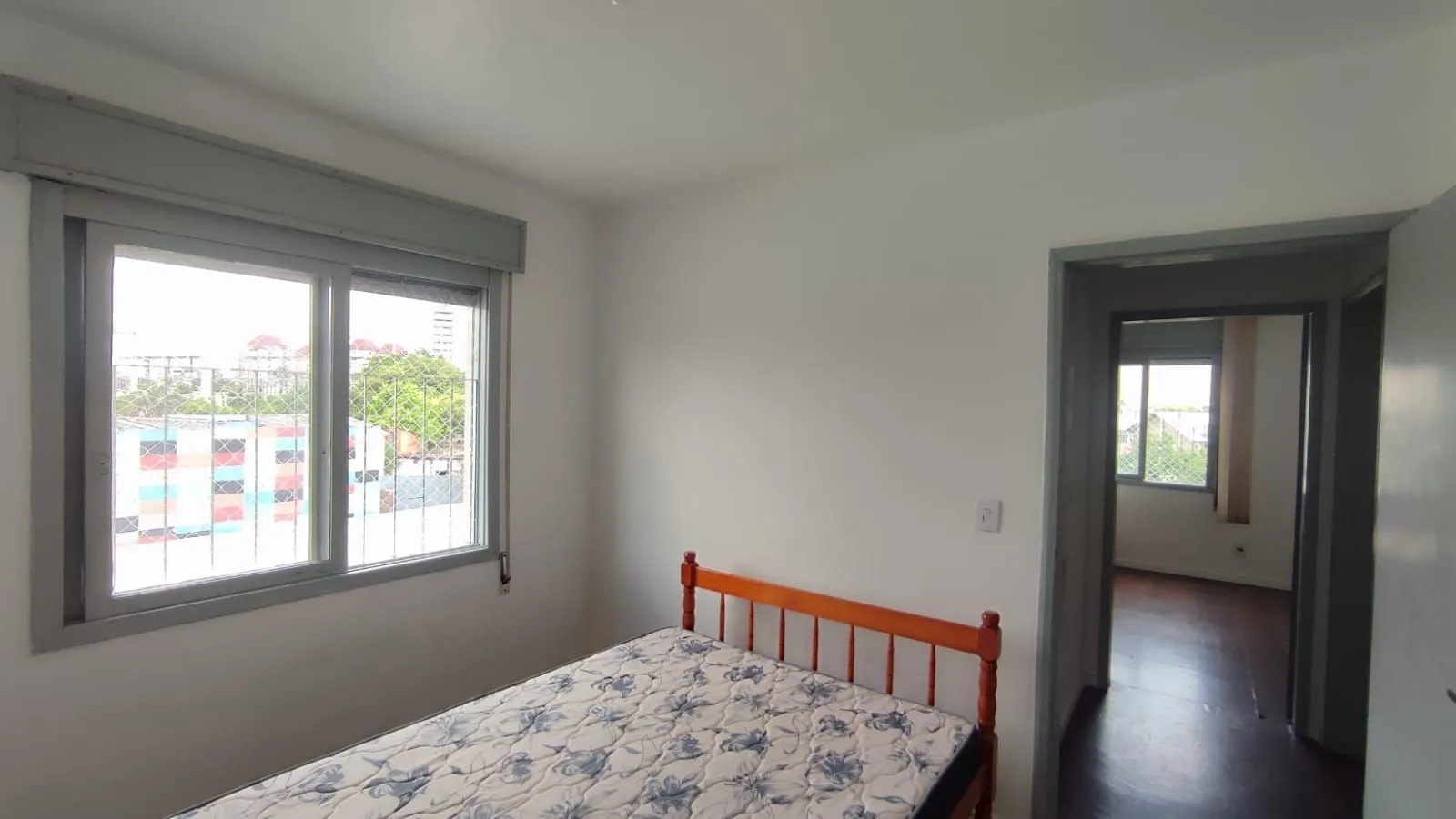 Imagem Apartamento 2 dorm com sacada, Mobiliado 1 vaga coberta Porto Alegre