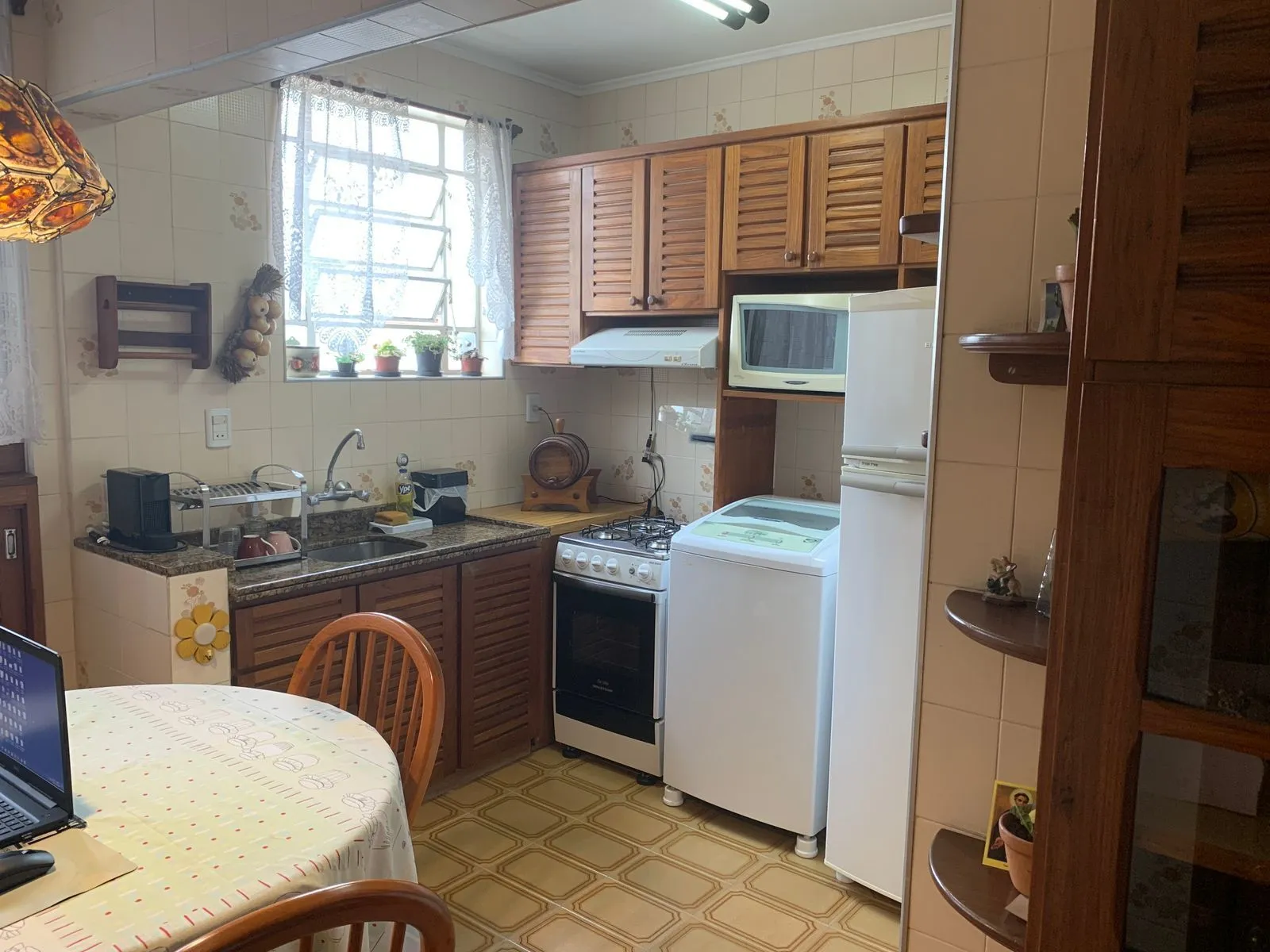 Imagem Apartamento 3 dormitórios com 2 banheiros e garagem no Menino Deus