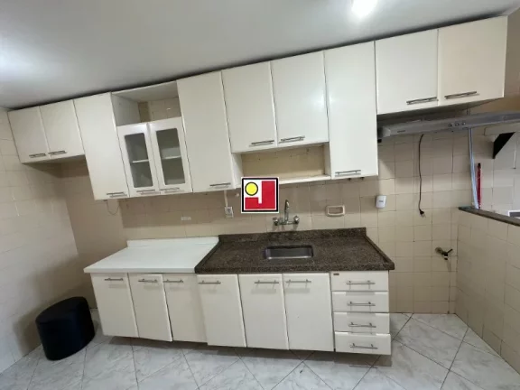 Imagem Vendo 2Q(1S), depend, 2 vagas, na Praia da Barra, alto, nascente, cozinha grande, área serviço, ônibus, clube, tênis, squash, skate, futebol,ginasio