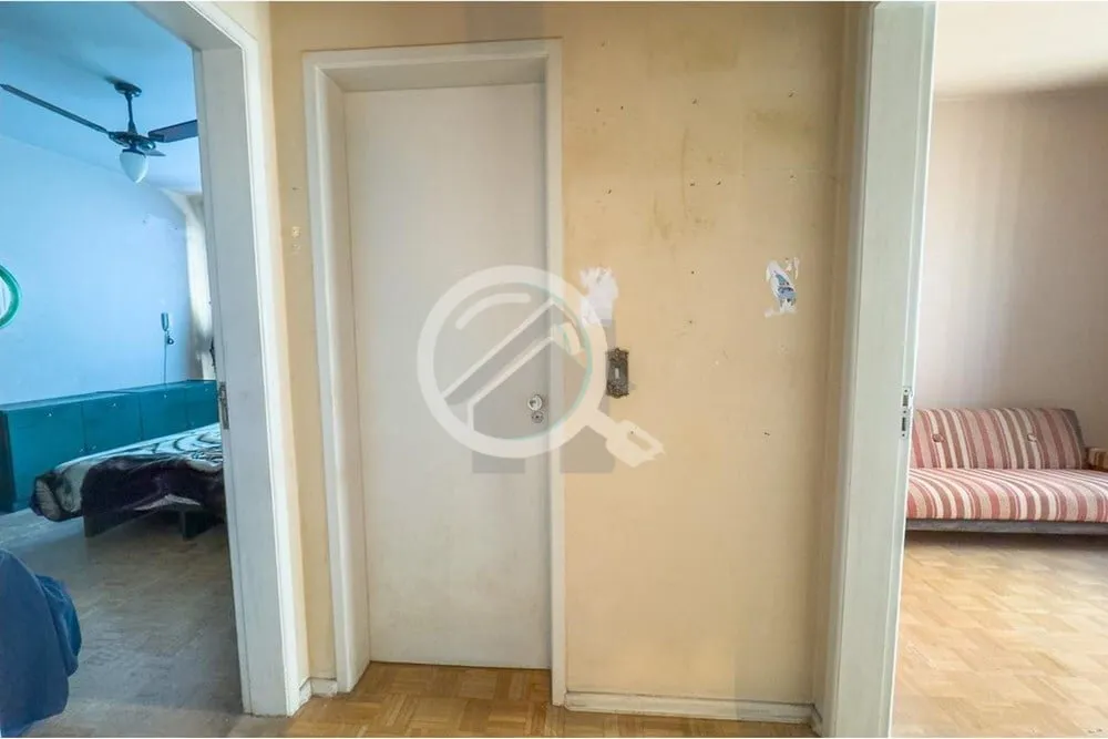 Imagem Em Andar Alto e com vista do Guaíba, apartamento com 93m² de área privativa, SEMIMOBILIADO, 2 dor...