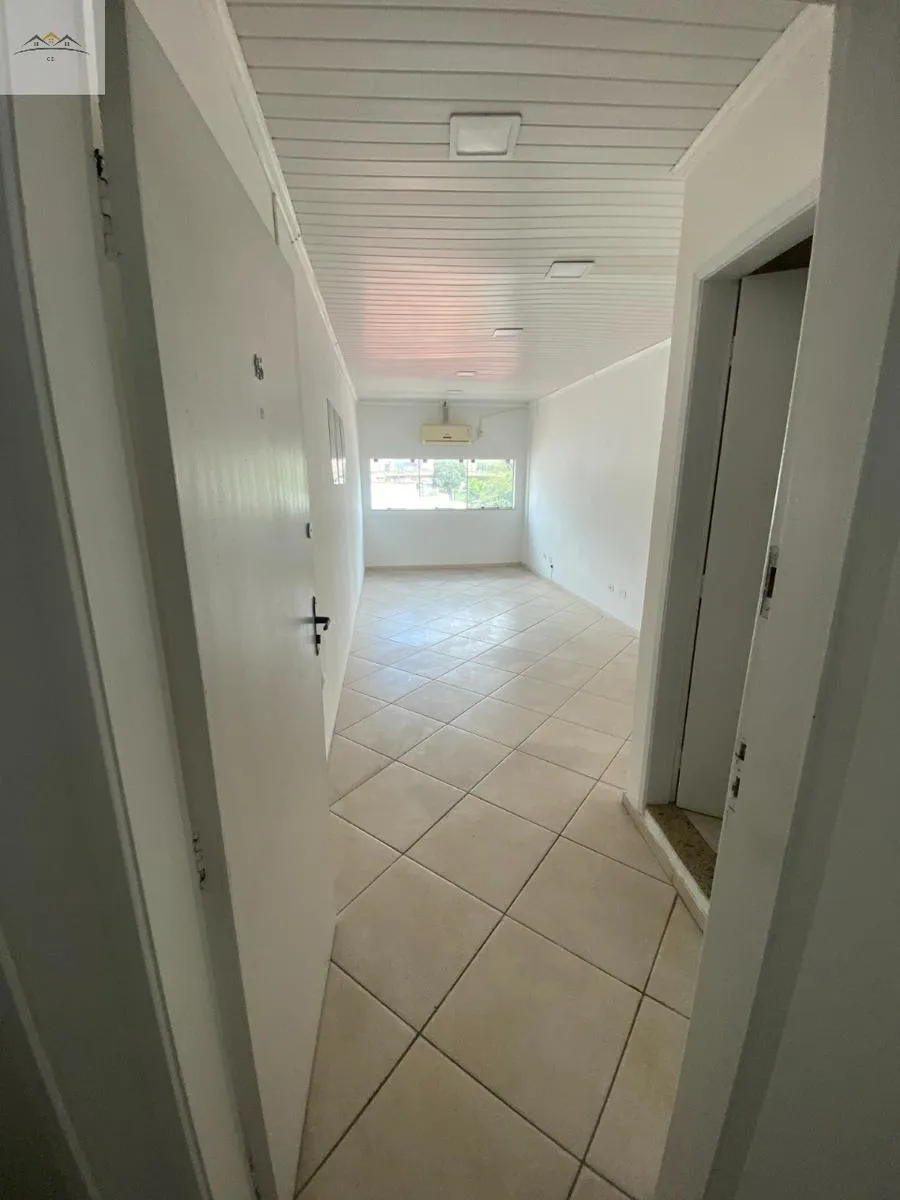 Imagem Sala Comercial para alugar no Centro de Osasco 30m² 1 wc com ar condicionado.