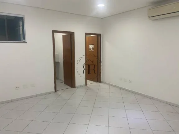 Imagem Sala comercial, reformada, com 30m², ar condicionado, interfone, piso frio, copa e banheiro indepen...