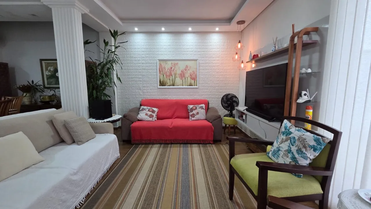 Imagem Casa com 3 suítes, 200 m², PISCINA AQUECIDA, mobiliada, com ar-condicionado e energia solar.

Cara...