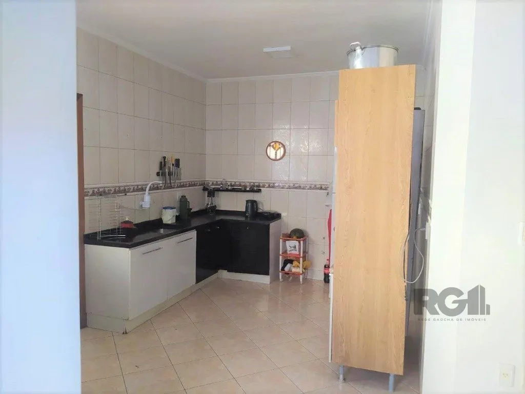 Imagem Casa 234m² - 3 dormitórios, 1 suíte e vaga para 6 carros no Jardim São Pedro