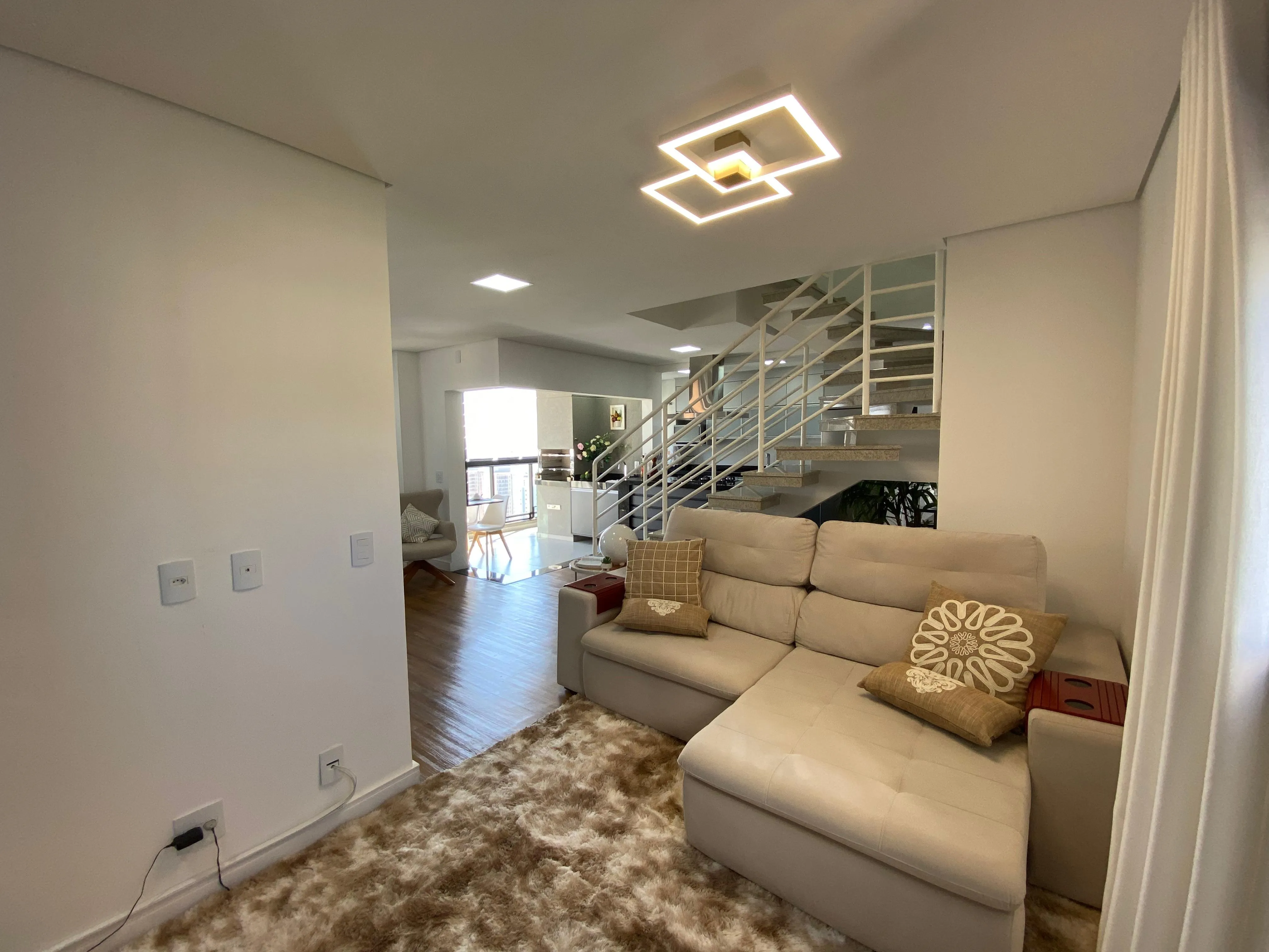 Imagem Luxuoso Duplex de 129m² com Vista Panorâmica em Sorocaba: Três Suítes, Sacada Gourmet e Condomínio de Alto Padrão