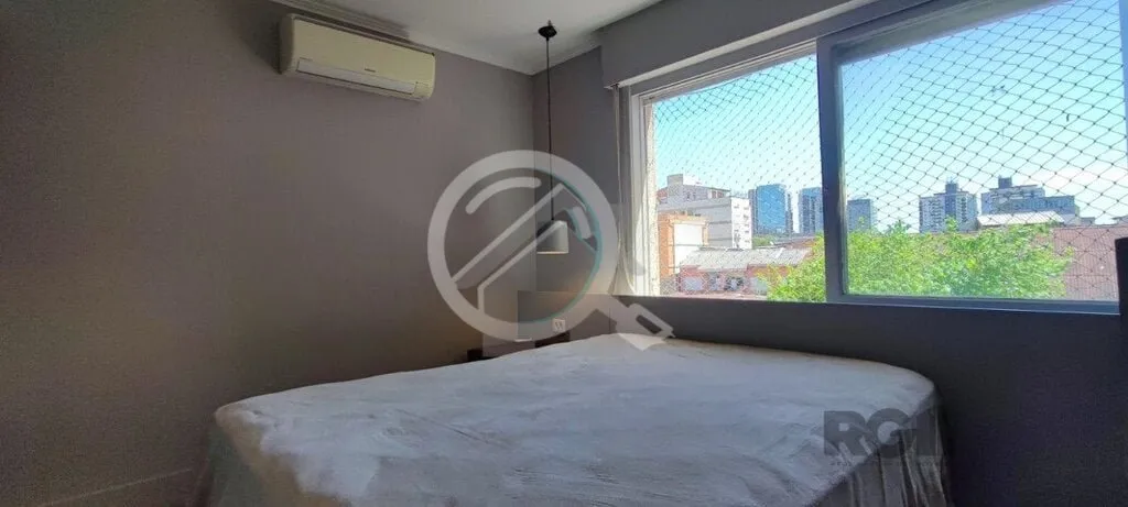 Imagem Apartamento com 1 dormitório cheio de charme e requinte a venda no bairro Menino Deus. São 44m² p...