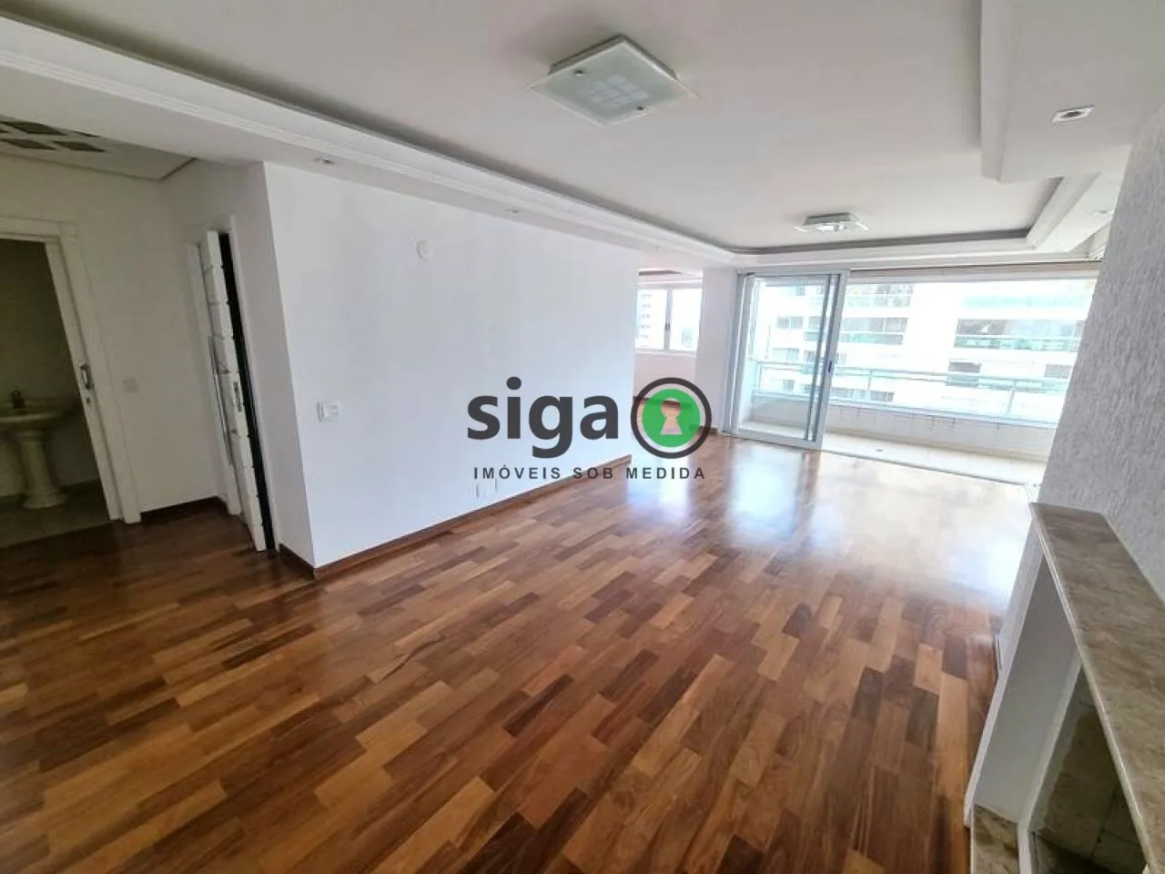 Imagem Apartamento no Brooklin | 205 m² - 3 Suítes - Andar Alto - Hall Privativo
