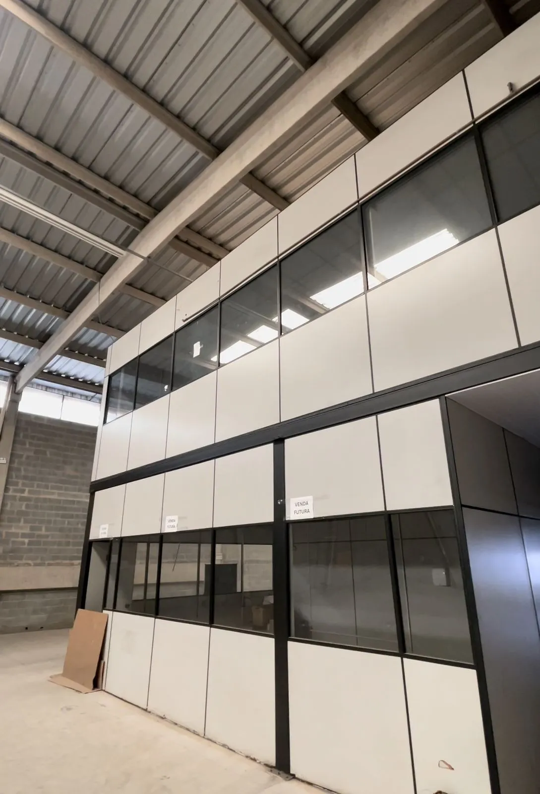 Imagem Galpão Industrial 1000m² - Próximo a Prefeitura de Sorocaba