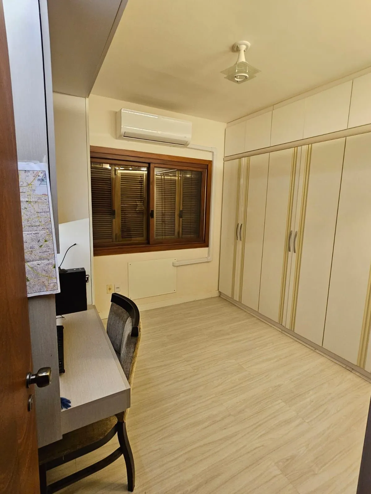 Imagem Apartamento com 02 quartos e 01 vaga no Centro Histórico de Porto Alegre