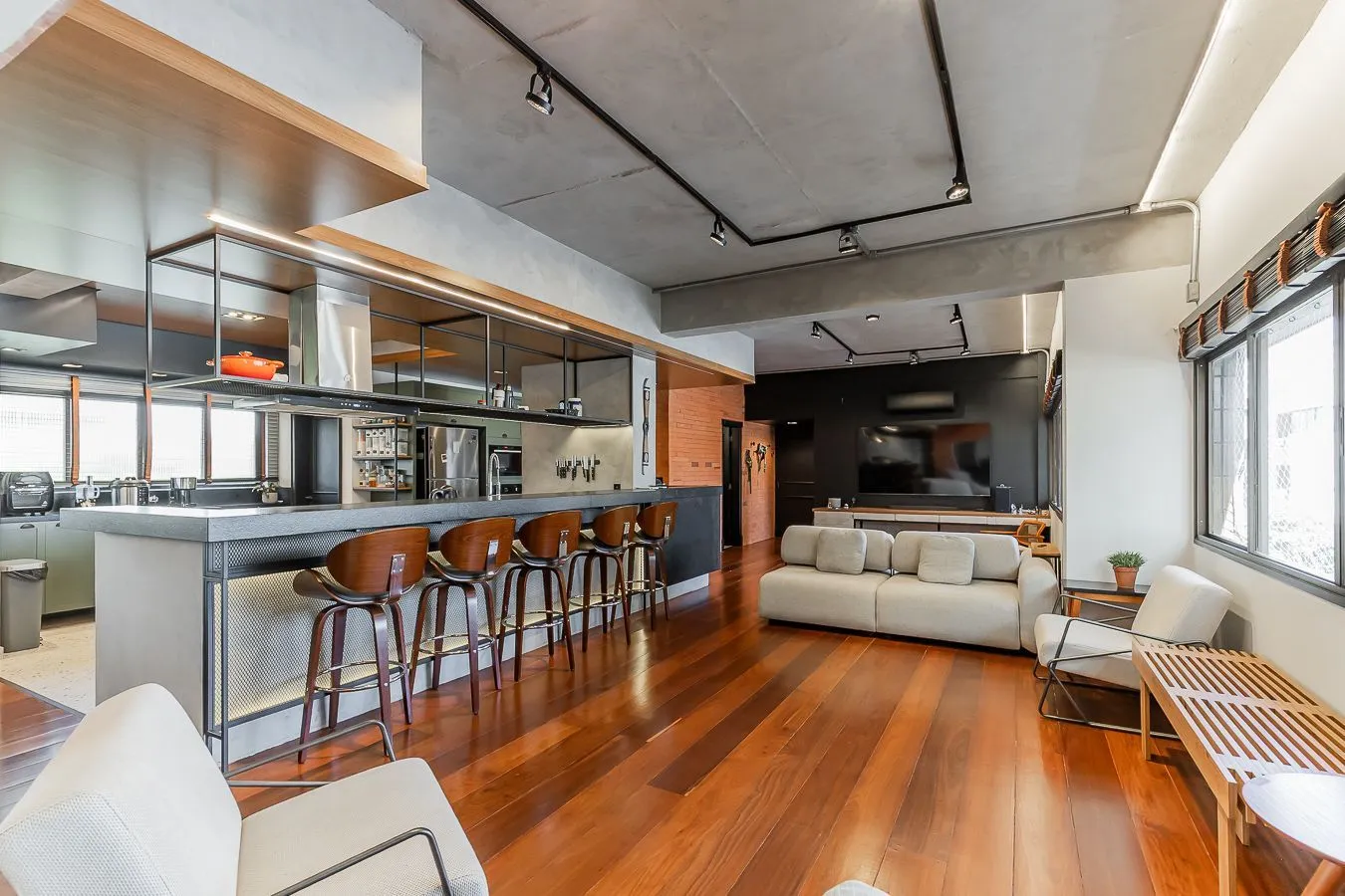 Imagem Apartamento 3 dormitórios, 3 vagas e 259 m² no bairro Auxiliadora.