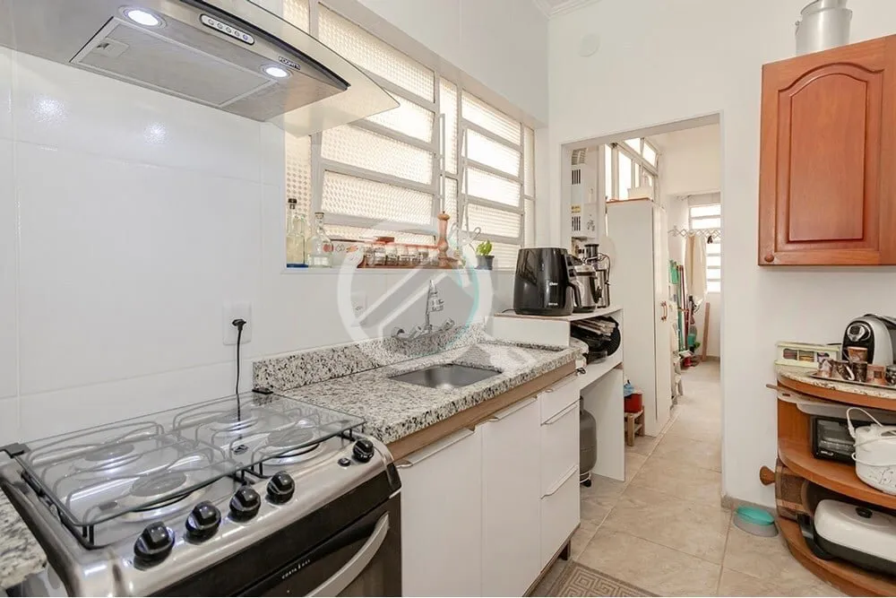 Imagem Excelente apartamento térreo localizado no bairro Menino Deus. Imóvel com 76m² distribuído em 2 ...
