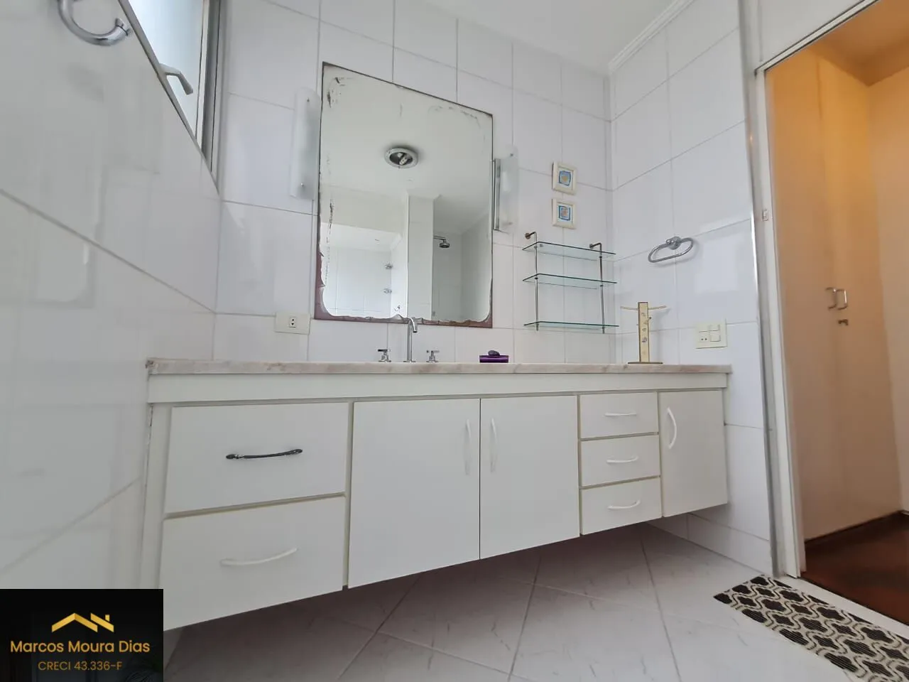 Imagem Apartamento em Perdizes, 03 Dormitórios( 1 suíte) 1 Vaga de Garagem e Dependência de Serviço. Edifício perto da PUC com Lazer e Portaria 24 hs