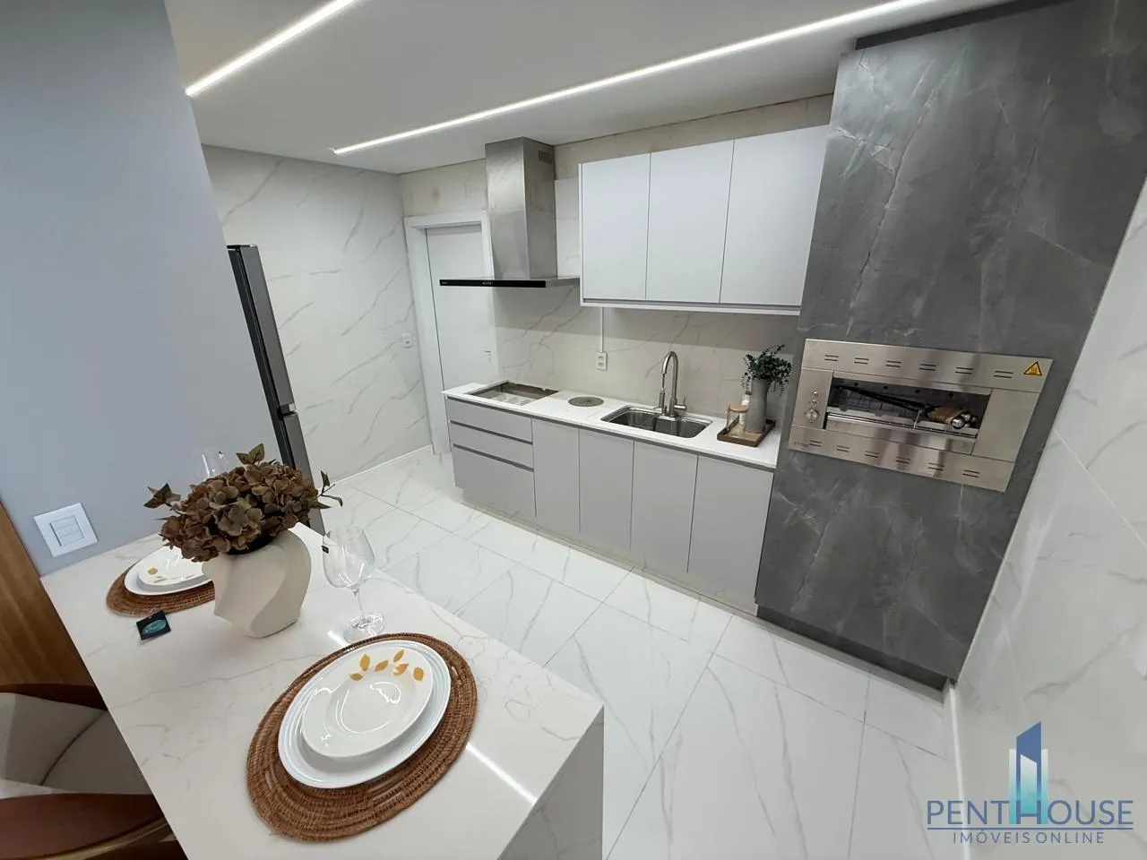 Imagem Apartamento Zona Central para Venda em Balneário Camboriú, CENTRO, 3 dormitórios, 1 suíte, 2 banheiros, 1 vaga