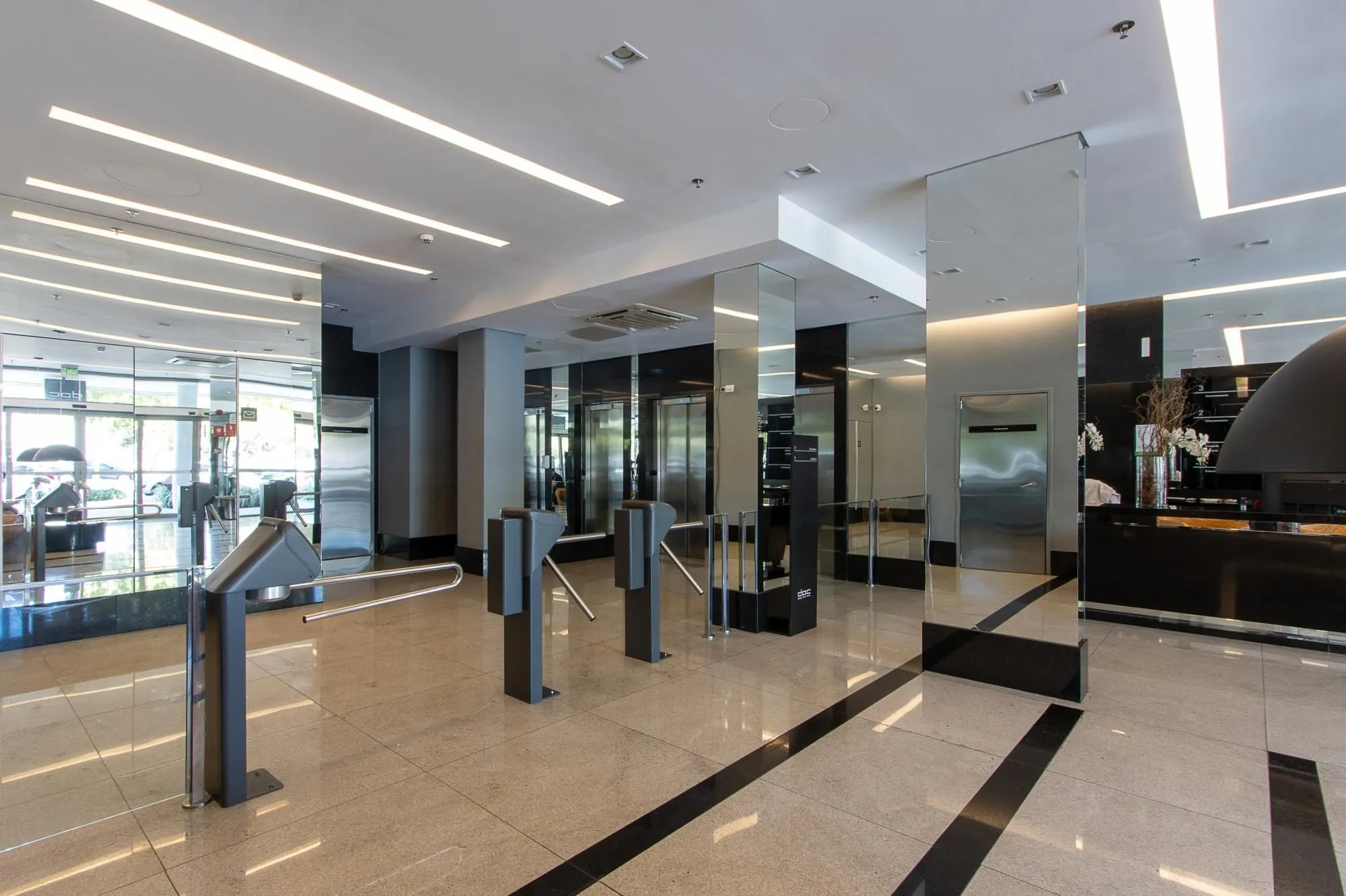 Imagem Sala comercial com 35,63, com 1 vaga escriturada no DOC Santana, da Melnick