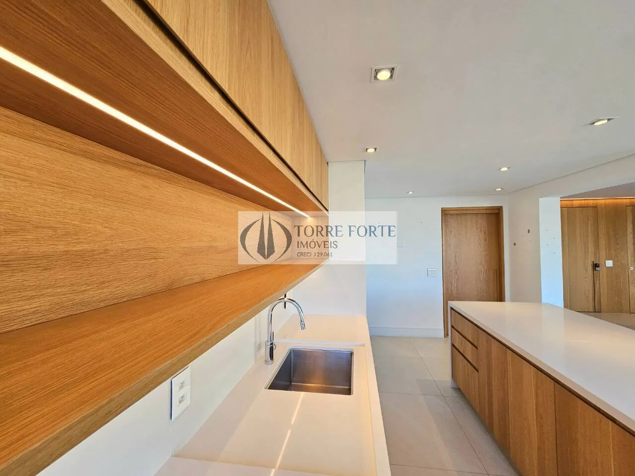 Imagem Belíssimo apartamento 192 m² 3 suítes 5 banheiros 4 vagas, no Campo Belo