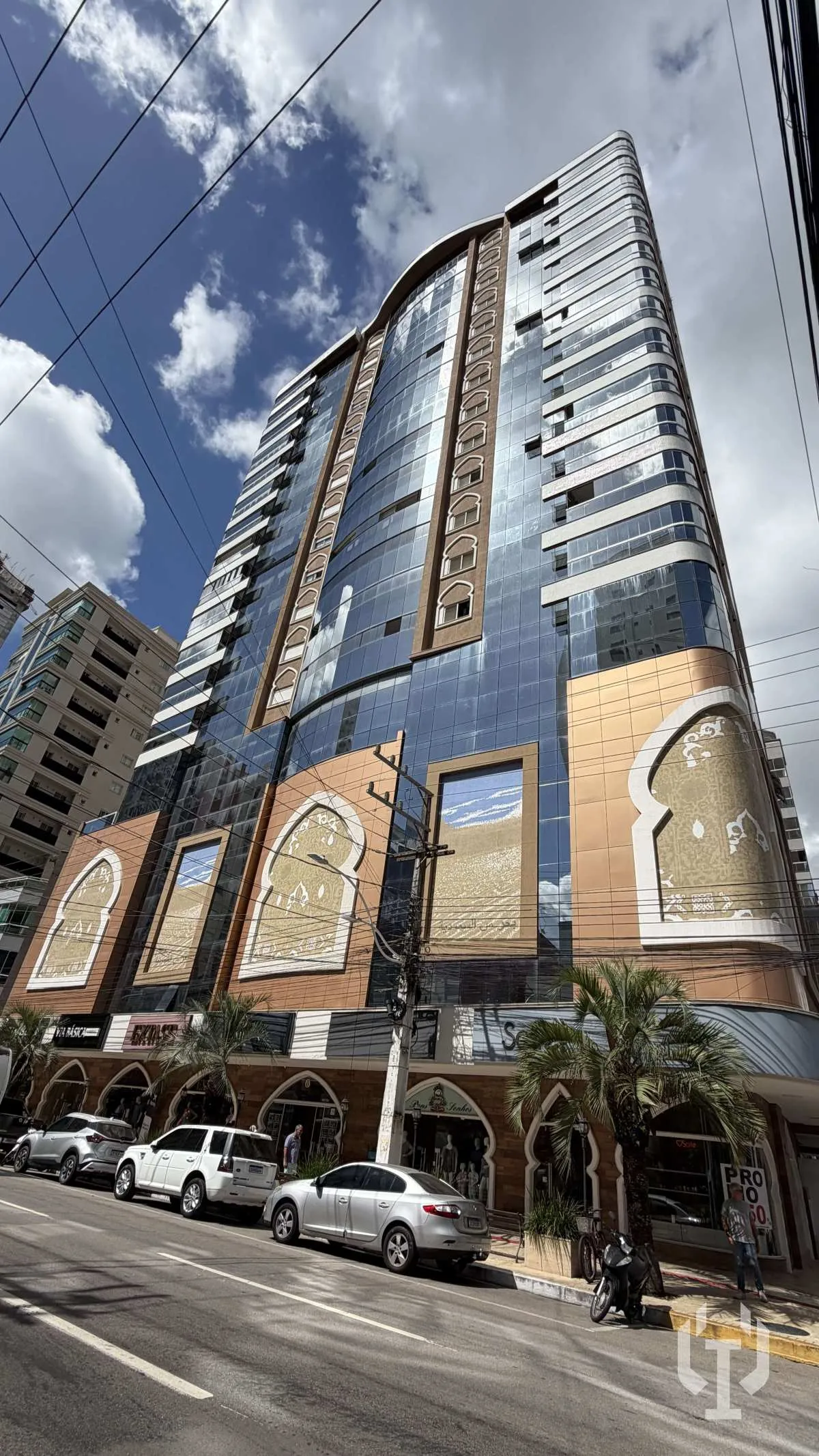 Foto do imóvel Apartamento à venda, no MAR DAS ARÁBIAS em Itapema, Meia Praia, com 3 quartos, 185,42m2