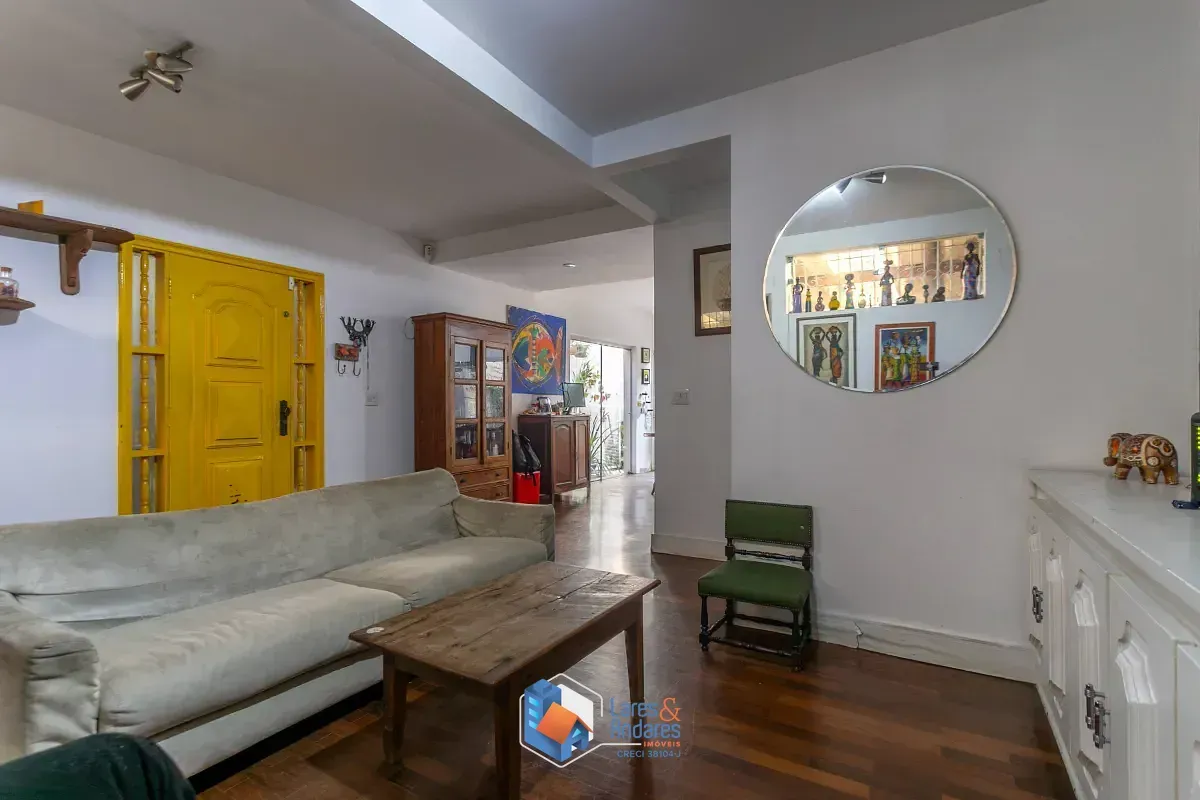 Imagem Sobrado para venda em Campo Belo com 3 quartos, sendo 1 suíte, 179m²