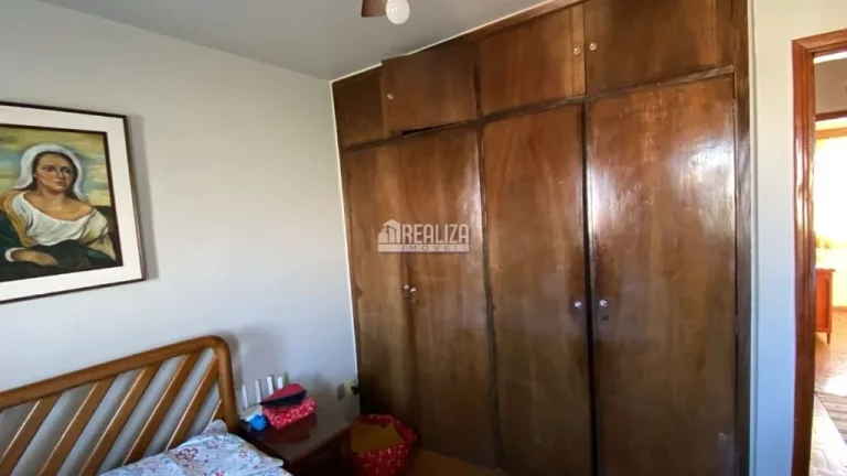 Imagem Casa à venda no bairro São Sebastião, em Uberaba - 4 dormitórios e 3 banheiros
