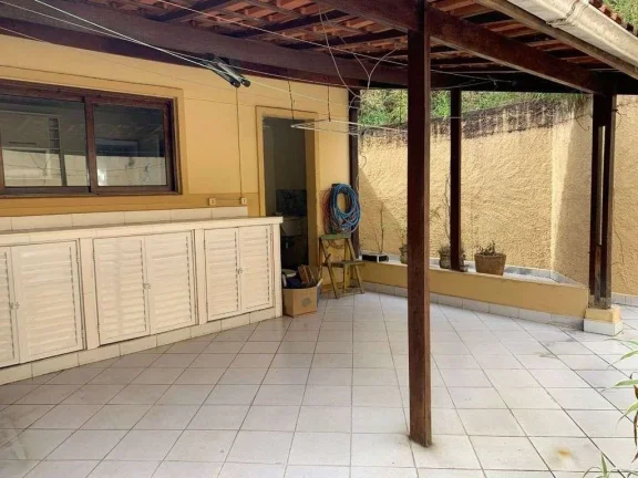 Imagem Casa em Condomínio com 3 quartos, 3 vagas, aceita financiamento.