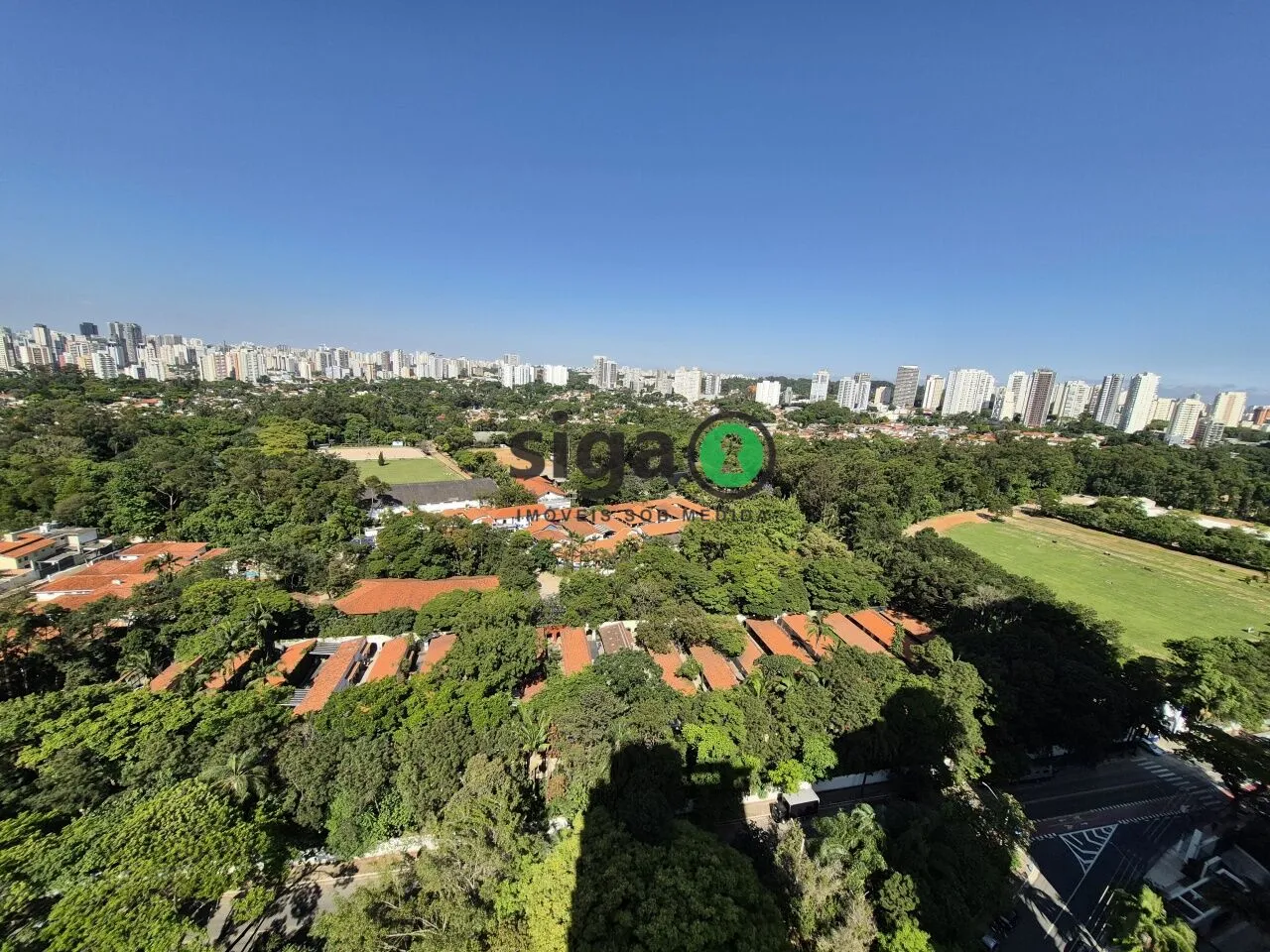 Imagem Cobertura a Venda ou locação com 4 quartos e 4 suítes na Granja Julieta SP