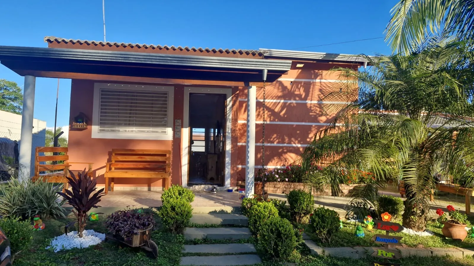 Foto do imóvel Chácara à venda no Centro de Piedade-SP: 2 quartos, 1 suíte, 1 sala, 2 banheiros, 2 vagas de garagem, 1.000 m² de área. em Boa Vista, PIEDADE - SP