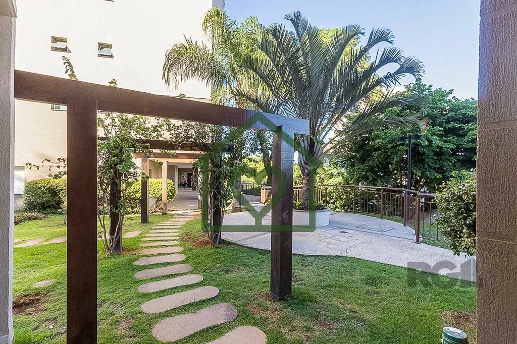 Imagem Apartamento semi mobiliado, originalmente com 3 dormitórios, atualmente transformado em 2, sendo um...