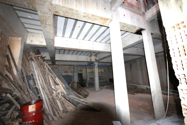 Imagem PRÉDIO RESIDENCIAL PARA 12 APARTAMENTOS E COBERTURA